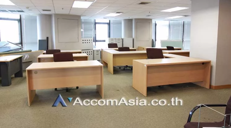  Office space For Rent in Sukhumvit, Bangkok  near BTS Ekkamai (AA17506)